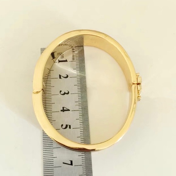 Tory Burch Gold Logo Black Bangle - Picture 10 of 12